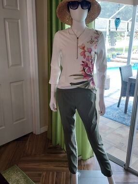 Chico's Olive Green So Slimming Pants & Cotton Flowered V- Neck Top. Chico's (0)